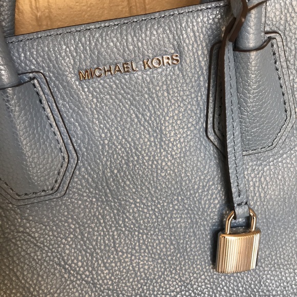 Michael Kors mini crossbody leather bag - Picture 3 of 15